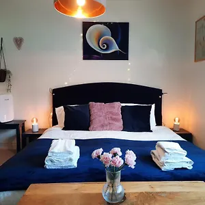 super-king-bedroom-with-large-ensuite.brighton-hotels-england.com/